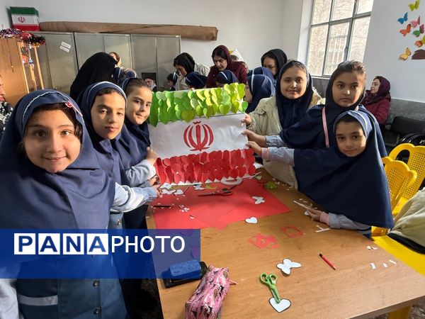 رویداد مادر دختری با محوریت پرچم ایران در مدرسه المهدی ناحیه 2 کرج 