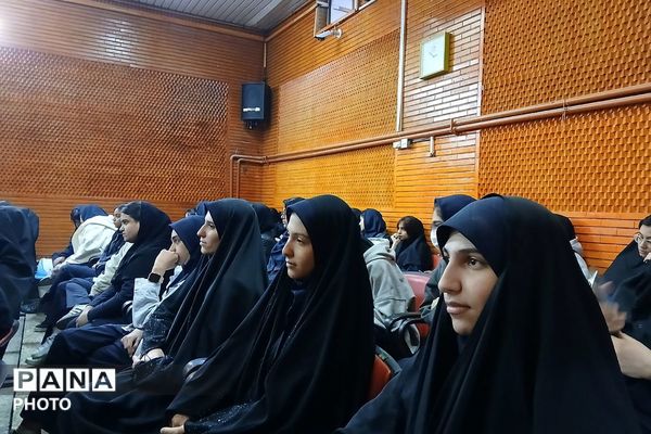  همایش هدایت تحصیلی پایه نهم در ورامین