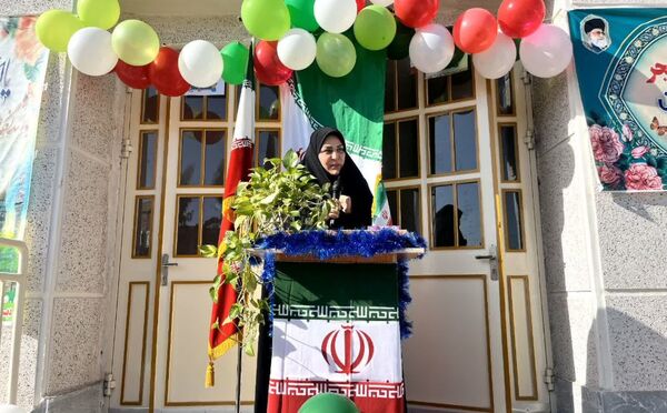 آیین نواختن « گلبانگ انقلاب » در مدرسه 22 بهمن دلند
