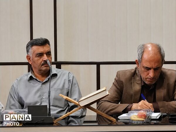 برگزاری نشست صمیمی خبرنگاران در فرمانداری شهرستان فارسان 