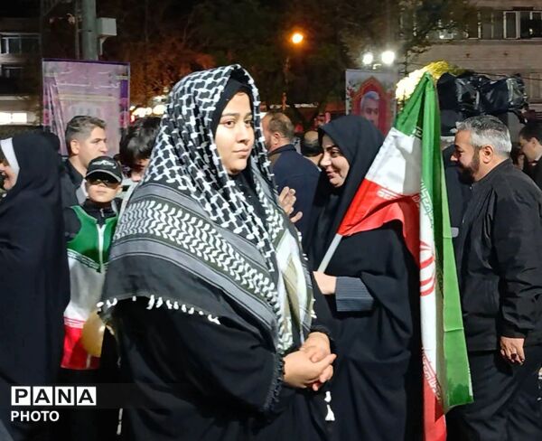 حضور دشمن شکن دختران با صلابت سنندج در شب میلاد حضرت معصومه (س)