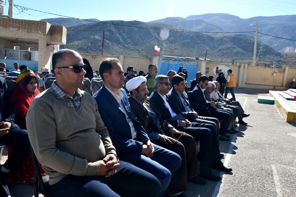  برگزاری مراسم جشن و افطاری با شکوه در دبستان عشایری حاجیه خانم رباب امامی