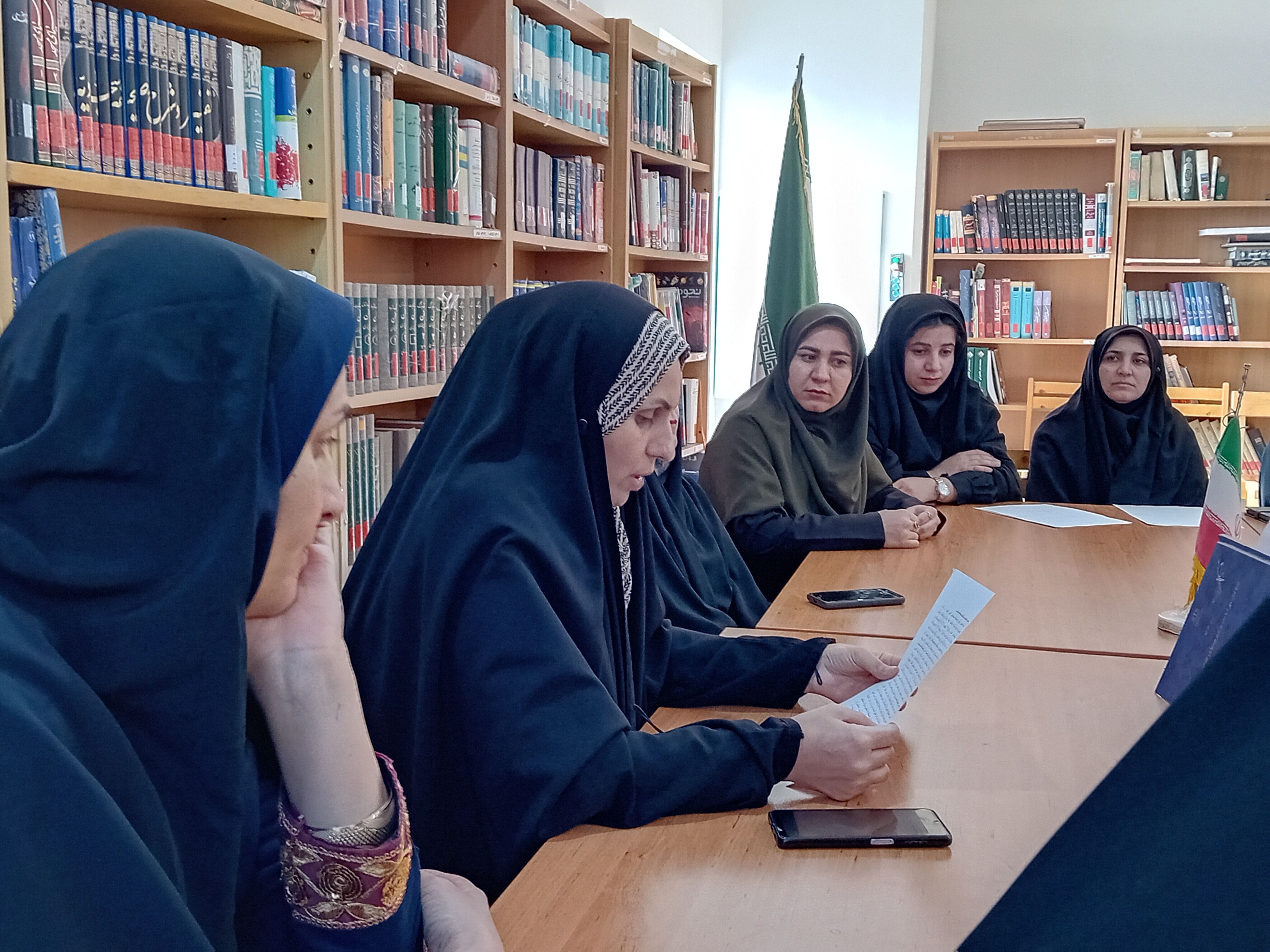 قرائت وصیت‌نامه امام خمینی(ره) در کتابخانه شهید بهشتی