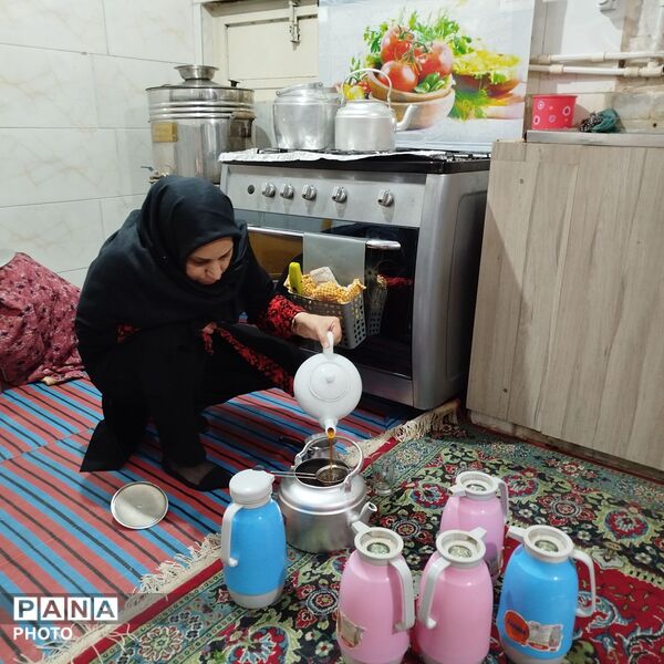 اقامه نماز جماعت همراه با افطاری در مسجد ابوالفضلی نیشابور 