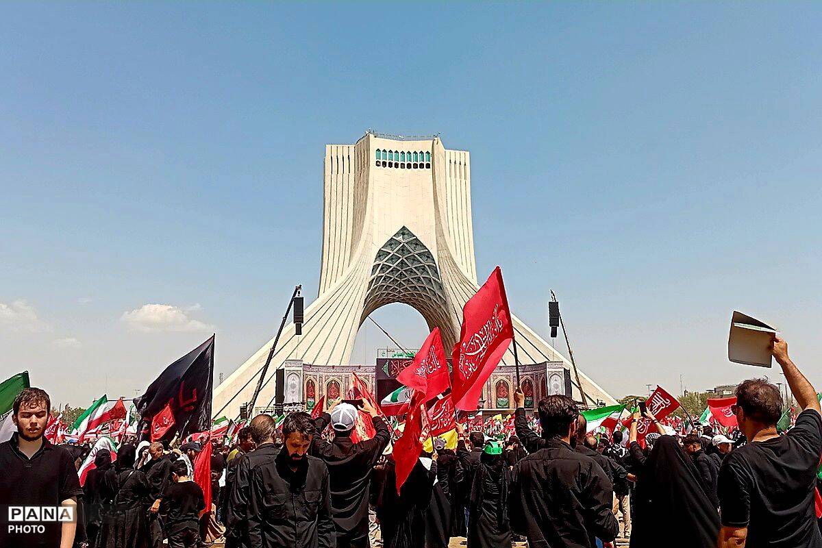 خروش نوجوانان در بدرقه رهبر شهید