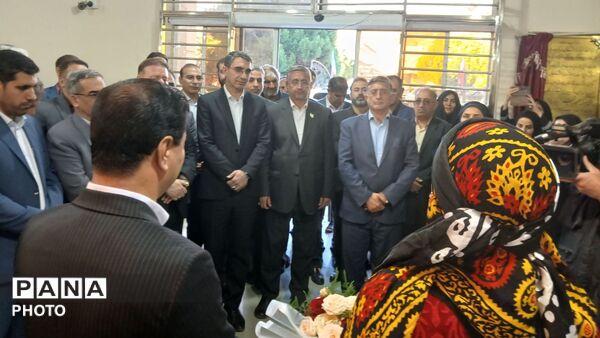تجلیل از معلمان نمونه و آیین تکریم بازنشستگان فرهنگی در پلدختر