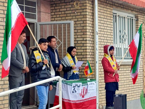 نغمه‌های آزادی در آوای دانش‌آموزان روستای درخت سنجد 