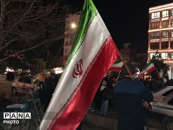 حماسه سازی مردم نیشابور در بیستمین شب از راهپیمایی های مردمی بلوار فضل 