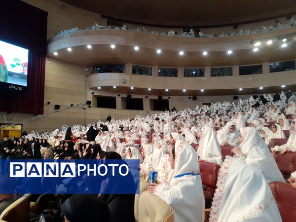 جشن تکلیف با شکوه ۲۰۰۰ نفره دانش‌آموزان کلاس سومی منطقه ۱۷