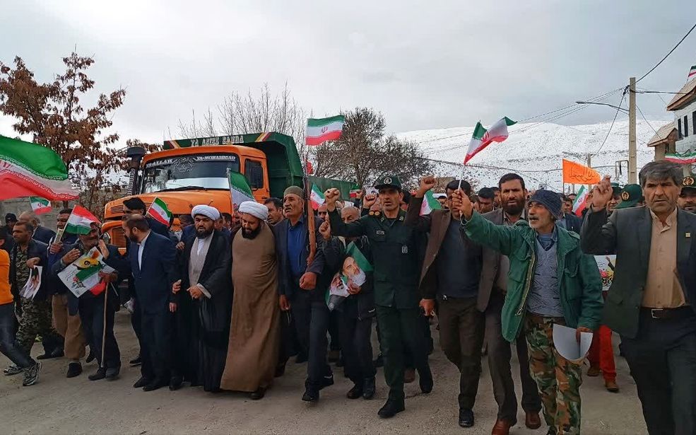 روایت دانش‌آموزان مارگونی از شور حضور در ۲۲ بهمن 
