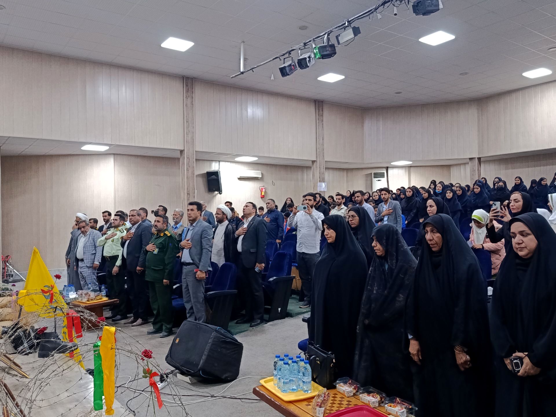 یادواره شهدای فرهنگی و دانش‌آموز شهرستان حاجی آباد