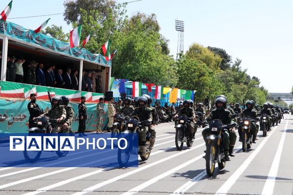 مراسم رژه روز ارتش در شیراز