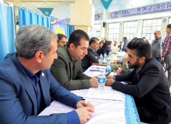 برپایی میز خدمت آموزش و پرورش خراسان شمالی