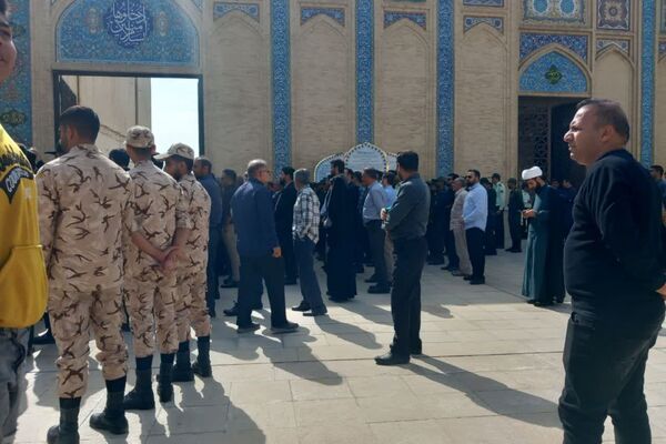 تشییع پیکر شهید دانش‌آموز در شاهچراغ(ع)