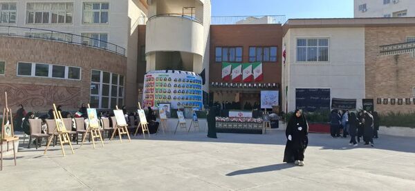 دبیرستان مهرادیرا معطر به عطر شهید خوشنام شد