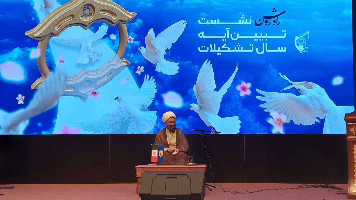 سوره فتح و آیه استقامت، نقشه راه قرآنی اتحادیه انجمن‌های اسلامی دانش‌آموزان/ حاج علی اکبری: استقامت، رمز عبور از سختی‌ها و کلید دستیابی به اهداف بلند 
