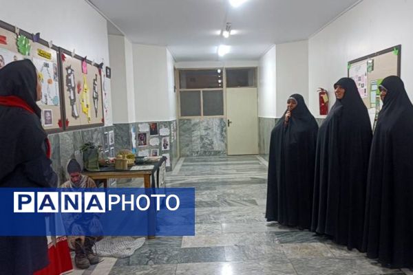  جشن ۲۲ بهمن در دبیرستان حضرت زینب(س) شهرری