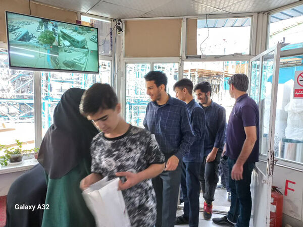 بازدید دانش‌آموزان هنرستان ثامن الائمه قم از کارخانه فریدولین
