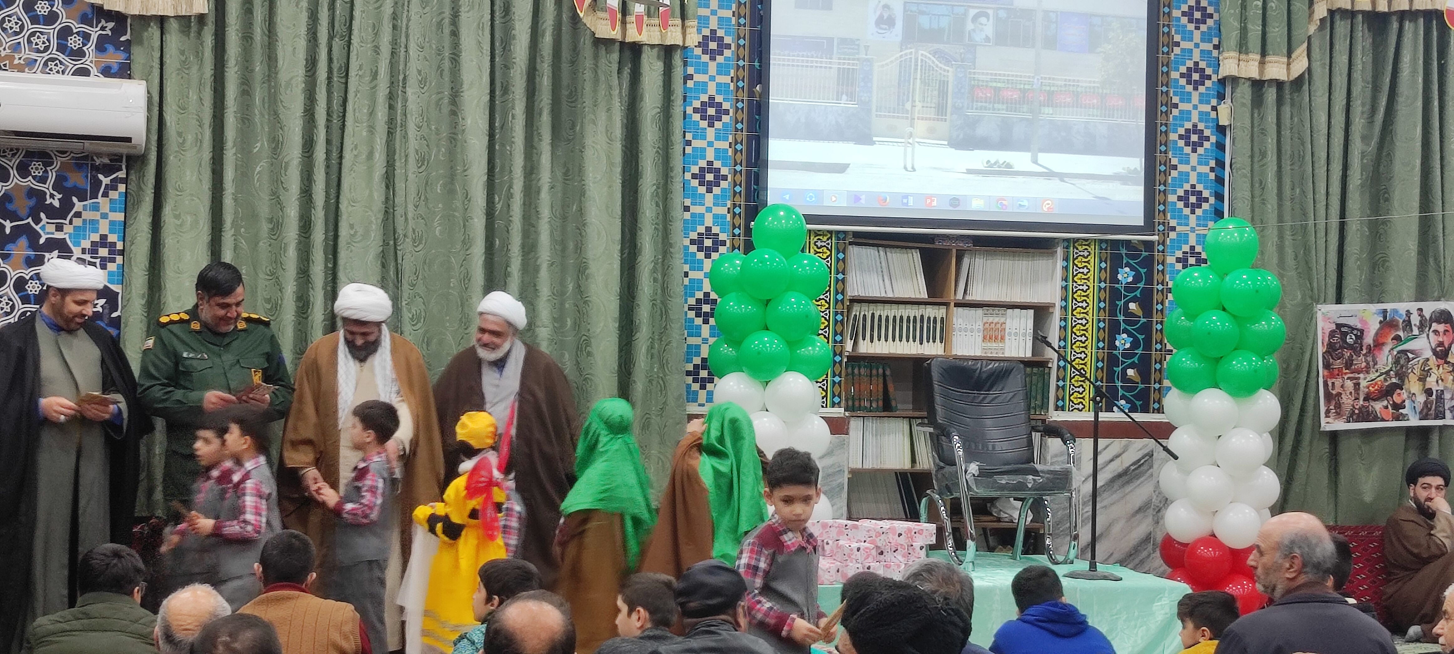 مراسم جشن انقلاب اسلامی در مسجد مسلم بن عقیل شهرستان شیروان