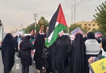 حضور پرشور دانش آموزان اسلامشهری در راهپیمایی ۱۳ آبان
