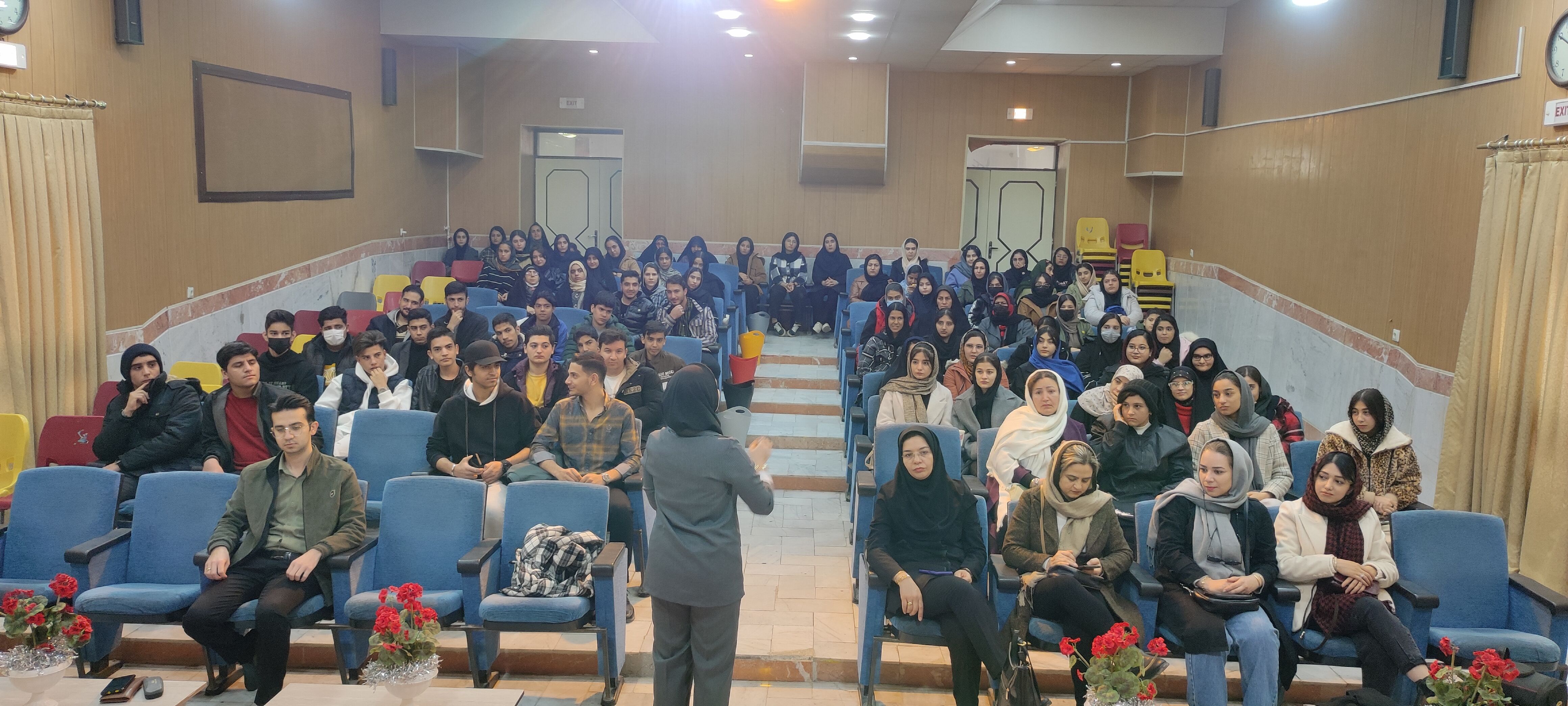 برگزاری همایش رتبه آفرینان برتر مؤسسه کاج در کانون سمیه شیروان