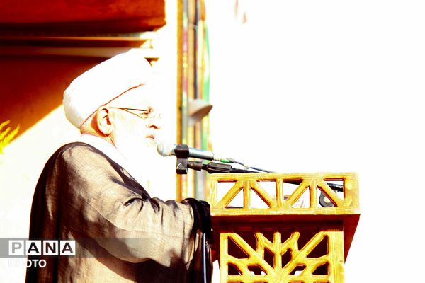 برپایی باشکوه نماز عید فطر در یزد