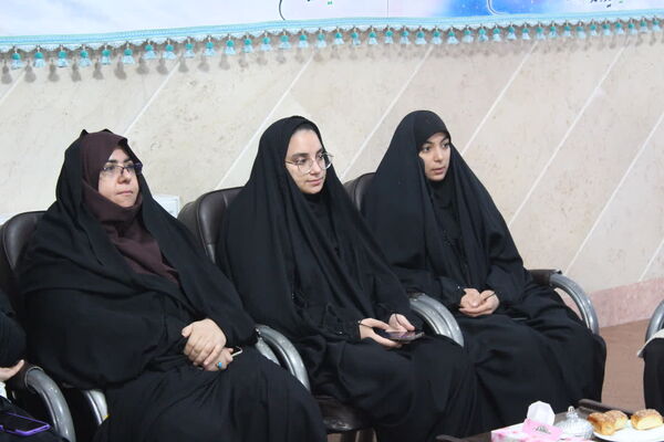 دیدار مربیان و اعضای منتخب سازمان دانش‌آموزی سمنان با نماینده ولی‌فقیه در استان 