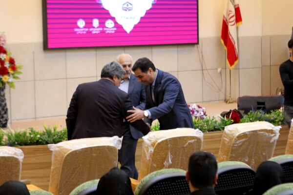 آیین کلنگ‌زنی ۱۶ مدرسه خیرساز در کاشان؛ مشارکت مردمی، حمایت دولتی