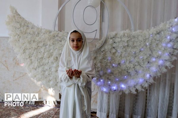 آغاز مسیر بندگی؛ جشن تکلیف دانش‌آموزان دختر فیروزکوهی