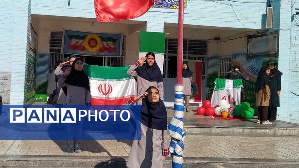 جشن اعیاد شعبانیه همزمان با دهه فجر در دبستان پنجم مهر ناحیه ۷ مشهد