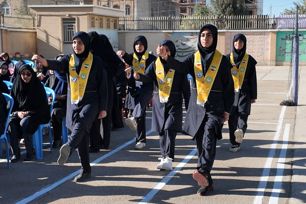 مدارس کرمانشاه با جشن شکوفه‌ها و جوانه‌ها به استقبال سال تحصیلی رفتند