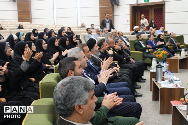 مراسم بزرگداشت مقام معلم در پردیس