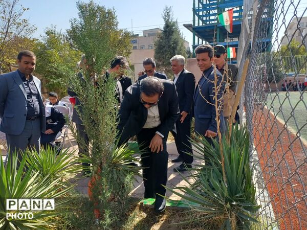 زنگ مهر، ایثار، شهادت و نماز  در هنرستان دارالفنون