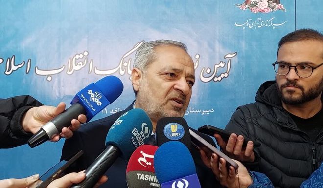 آینده ایران در دستان دانش‌آموزان است