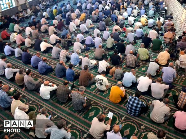 عرفه روز طلب بخشایش و تجدید پیمان با خداوند 