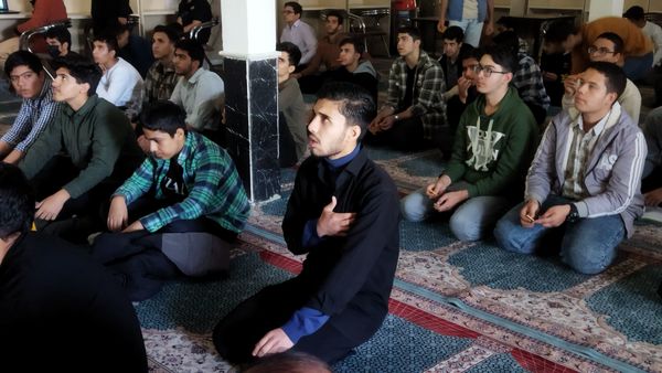 قرائت زیارت حضرت فاطمه (س) در دبیرستان شاهد ابوذر غفاری 