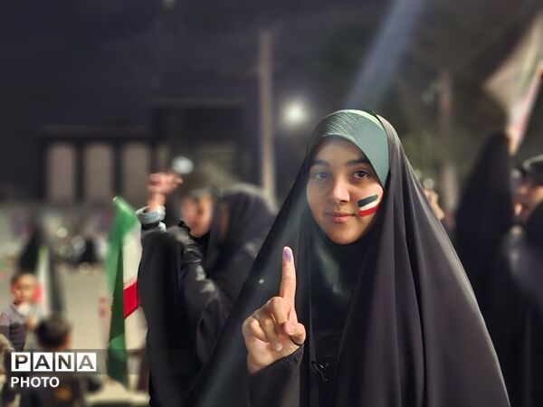 شامگاه دوازده فروردین؛شبی که طنین قدم های مردم رشتخوار،شهر را بیدار کرد