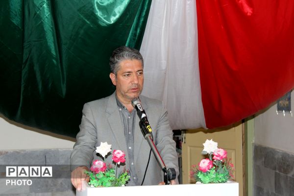 افتتاح زمین چمن مصنوعی در مدرسه شهید صفدری سه گنبد 