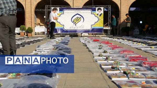 توزیع ۴۰۰ بسته لوازم تحریر برای دانش‌آموزان نیازمند در تبریز