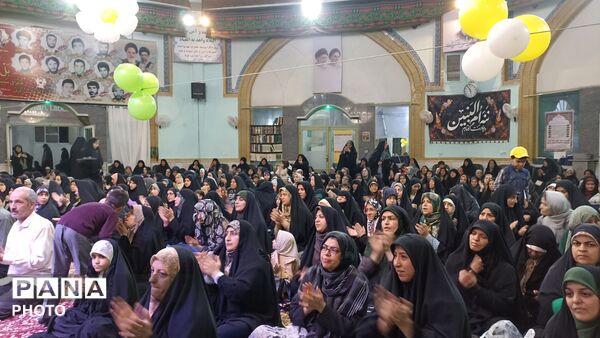 تجلیل از فرزند و برادر شهید شوشتری در مراسم شنبه‌های ام‌البنین(س) مسجد المنتظر قاسم‌آباد