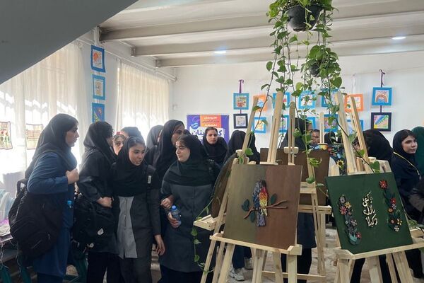 جشنواره‌ هفته‌ مشاغل‌ در هنرستان‌ کارآفرینان بهارستان۲