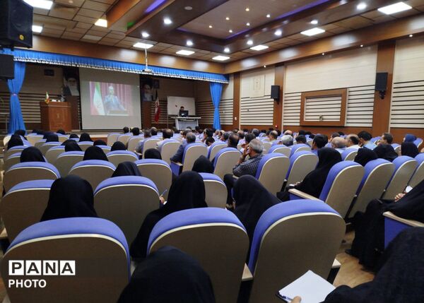 نشست مدیران آموزش و پرورش شهرستان بناب با محوریت آغاز سال تحصیلی جدید