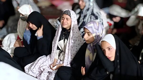 آیین معنوی اعتکاف دانش‌آموزان دختر مسجد سیدالشهدای یاسوج