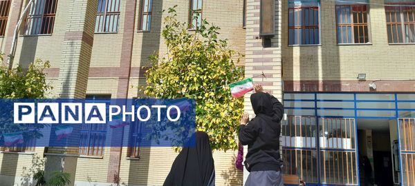 آموزشگاه فاطمیه جیرفت به استقبال «دهه فجر»