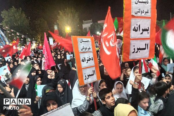  میدان بیعت دانش‌آموزان با سیدالشهدای انقلاب
