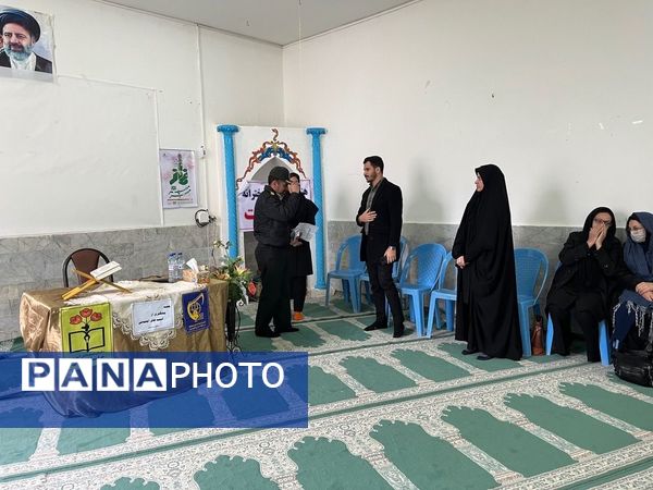 برگزاری جلسه پیشگیری از آسیب‌های اجتماعی در هنرستان بصیرت آشخانه