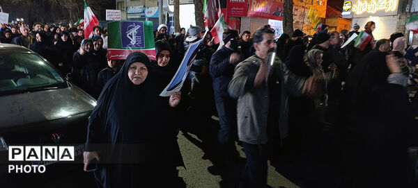 اجتماع و راهپیمایی در هفتین شب در شهرستان بجنورد 