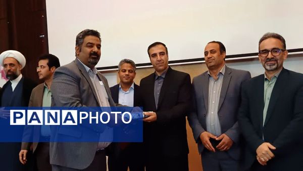 مراسم تکریم و معارفه رئیس آموزش و پرورش شهرستان برخوار