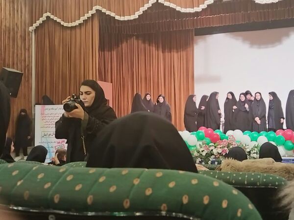 تجلیل از دانش‌آموزان برتر دبیرستان میردادماد