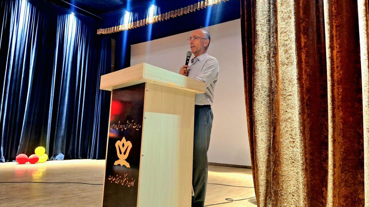 مدرسه باید محیطی برای کشف استعداد ها و تقویت مهارت های اجتماعی دانش آموزان باشد